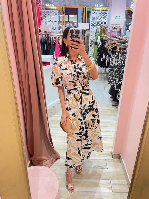 VESTIDO MIDI CAMISERO MANGA CORTA FIGURAS BEIGE Y NEGRO