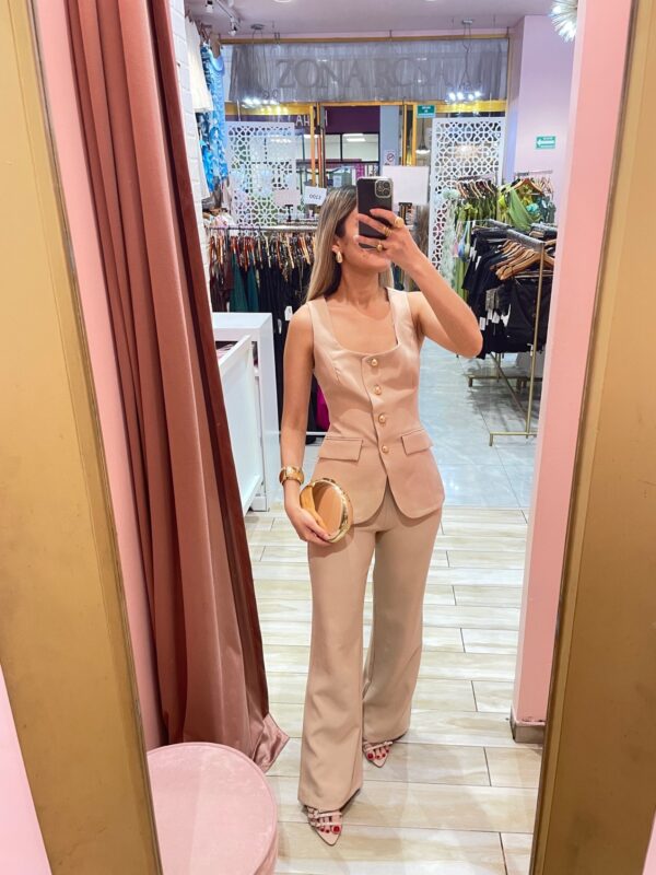 SET CHALECO LARGO Y PANTALON SOLIDO