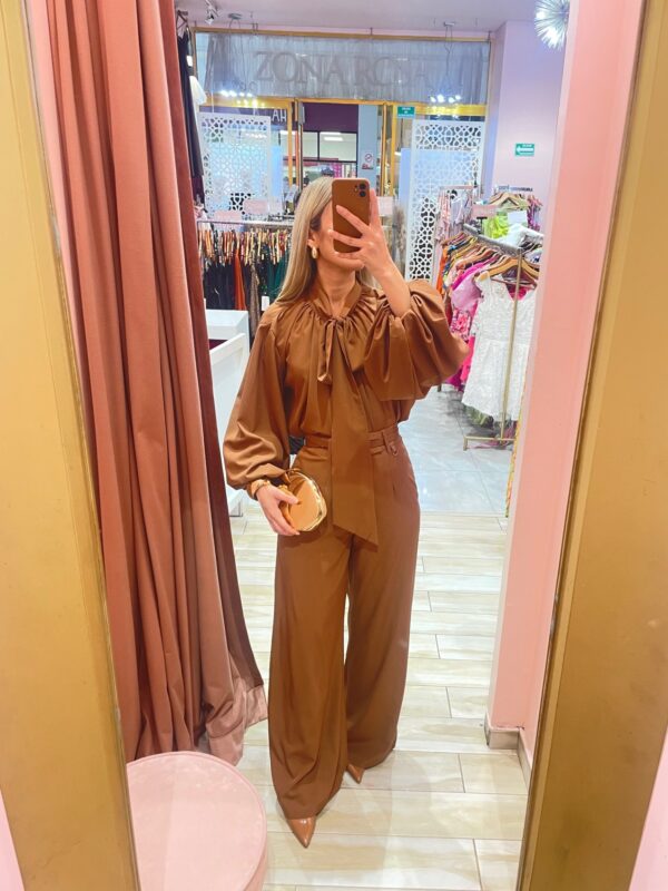 SET CAMISA MANGA LARGA BOMBACHA CORBATIN Y PANTALON CINTO SOLIDO