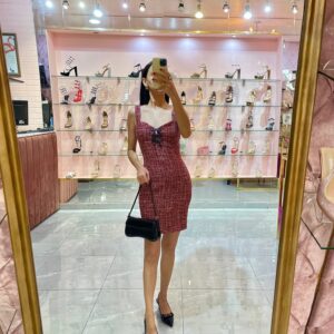 VESTIDO TWEED TIRANTES MOÑITOS NEGROS FRENTE