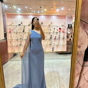 MAXI UN HOMBRO CON MASCADA