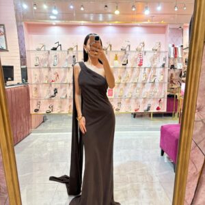 MAXI UN HOMBRO CON MASCADA