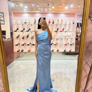 MAXI UN HOMBRO SATIN CON COLGANTE DEL HOMBRO