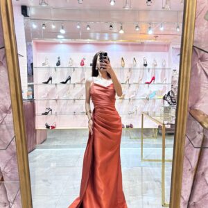 MAXI TAFETA TIRANTES PLIEGUES BUSTO ABERTURA PIERNA